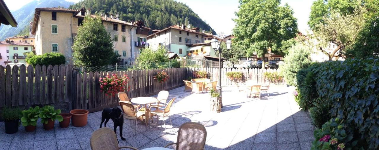Albergo Garni Cavento Pinzolo Exterior photo