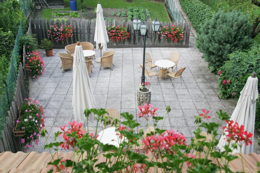 Albergo Garni Cavento Pinzolo Exterior photo