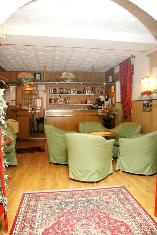 Albergo Garni Cavento Pinzolo Exterior photo