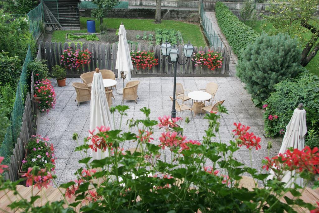 Albergo Garni Cavento Pinzolo Exterior photo
